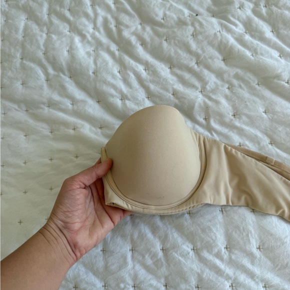 SKIMS Nude Bra - Picture 2 of 3
